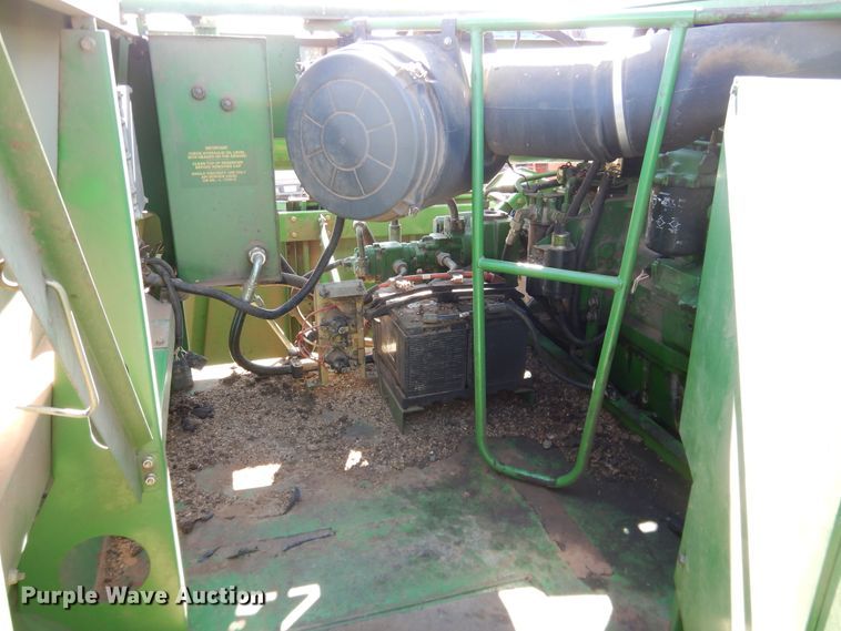 image for item DJ8270 1998 John Deere 9610  combine