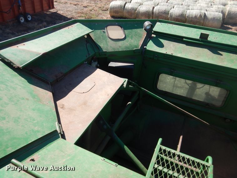 image for item DJ8270 1998 John Deere 9610  combine