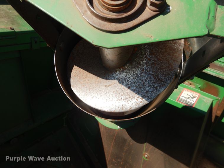 image for item DJ8270 1998 John Deere 9610  combine