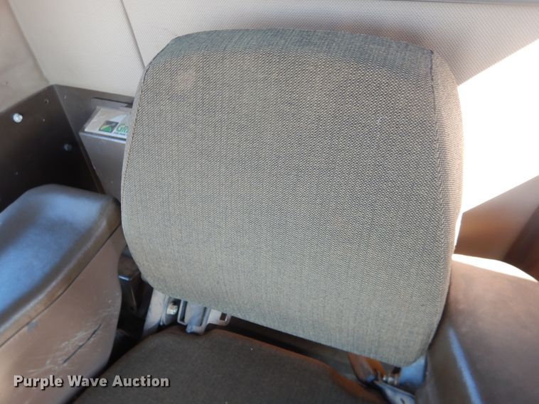 image for item DJ8270 1998 John Deere 9610  combine