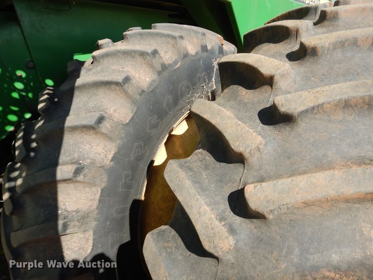 image for item DJ8270 1998 John Deere 9610  combine