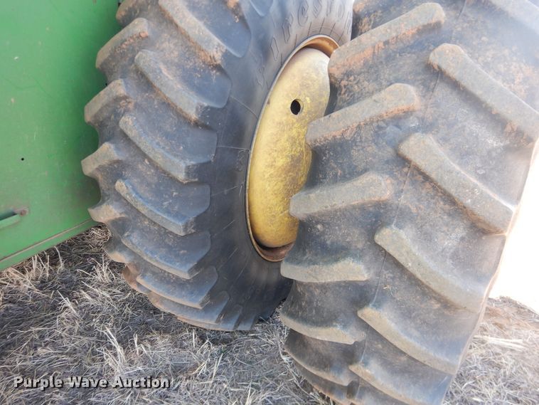 image for item DJ8270 1998 John Deere 9610  combine