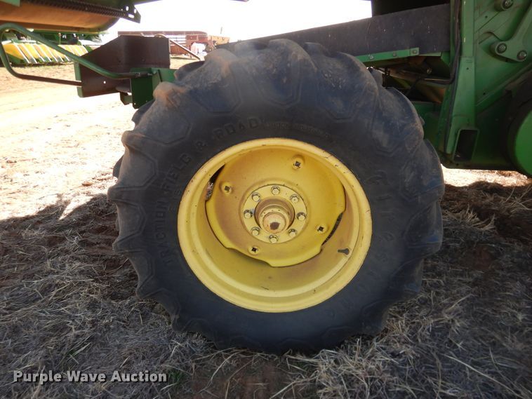 image for item DJ8270 1998 John Deere 9610  combine