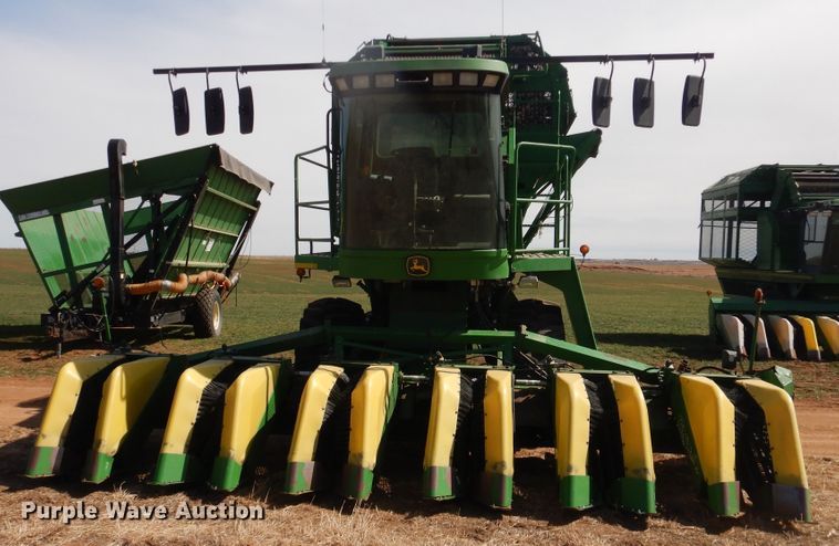 image for item DJ8272 2005 John Deere 7460  cotton stripper