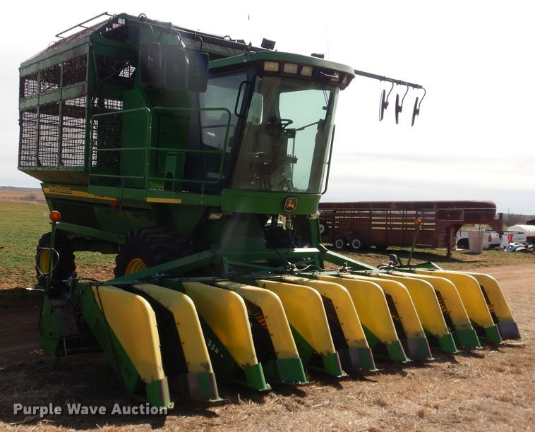 image for item DJ8272 2005 John Deere 7460  cotton stripper