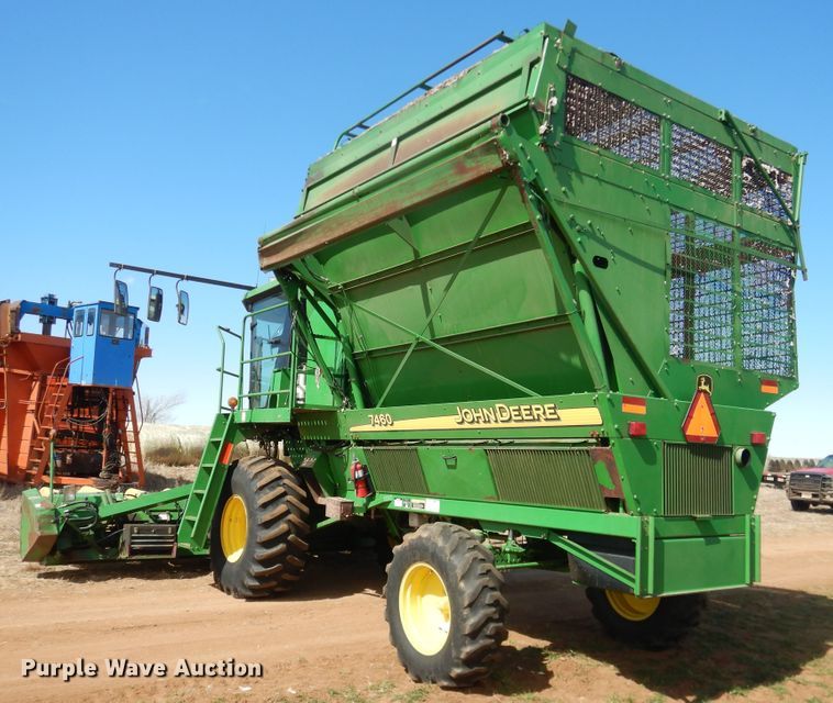 image for item DJ8272 2005 John Deere 7460  cotton stripper