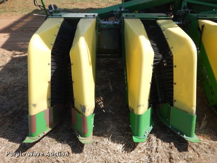 image for item DJ8272 2005 John Deere 7460  cotton stripper