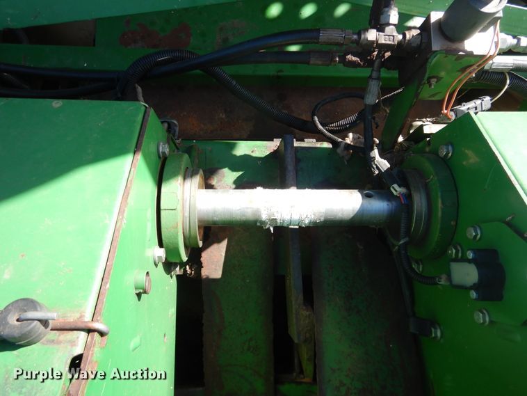 image for item DJ8272 2005 John Deere 7460  cotton stripper