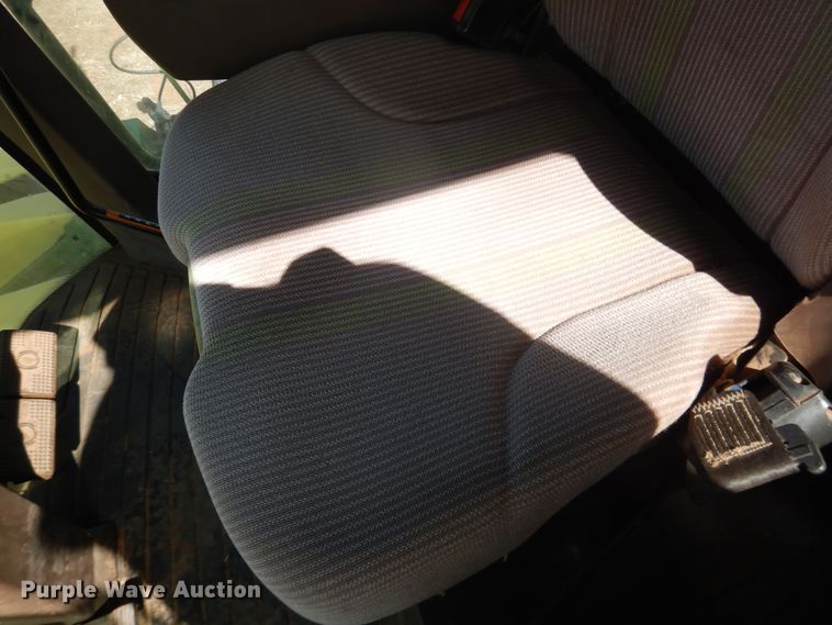 image for item DJ8272 2005 John Deere 7460  cotton stripper