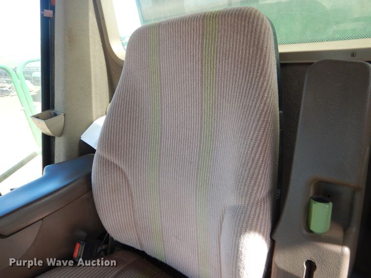 image for item DJ8272 2005 John Deere 7460  cotton stripper