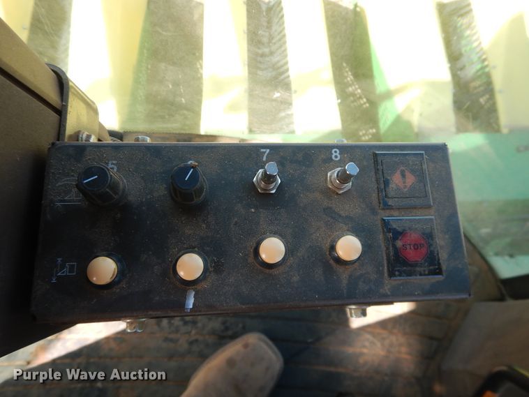 image for item DJ8272 2005 John Deere 7460  cotton stripper