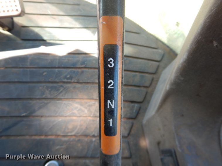 image for item DJ8272 2005 John Deere 7460  cotton stripper