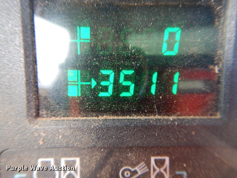 image for item DJ8272 2005 John Deere 7460  cotton stripper