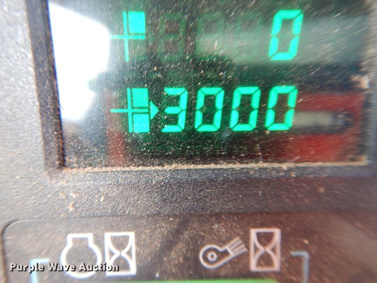 image for item DJ8272 2005 John Deere 7460  cotton stripper