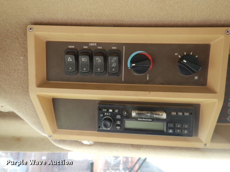 image for item DJ8272 2005 John Deere 7460  cotton stripper