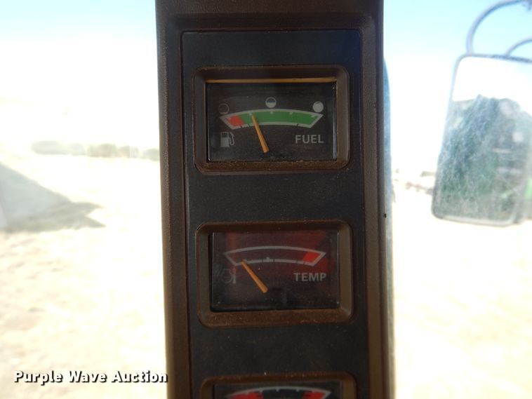 image for item DJ8272 2005 John Deere 7460  cotton stripper