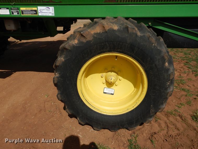 image for item DJ8272 2005 John Deere 7460  cotton stripper