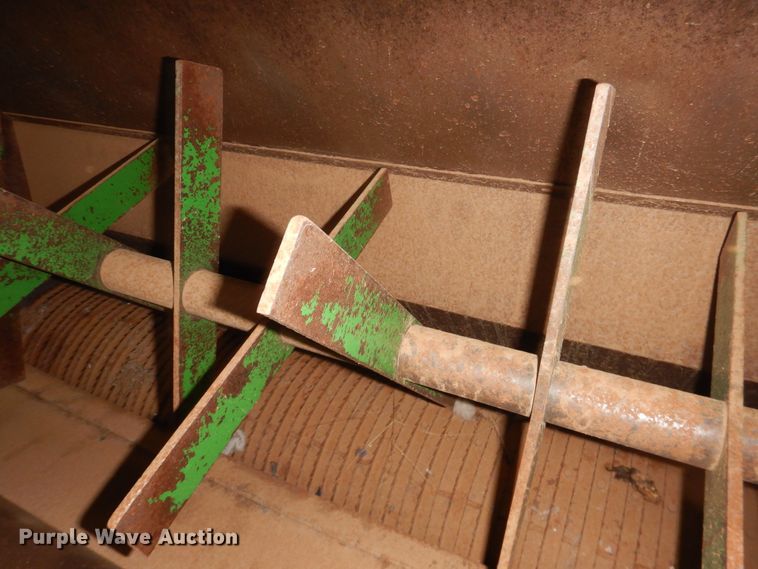 image for item DJ8273 1996 John Deere 7450  cotton stripper