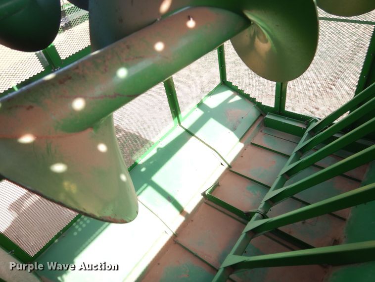 image for item DJ8273 1996 John Deere 7450  cotton stripper