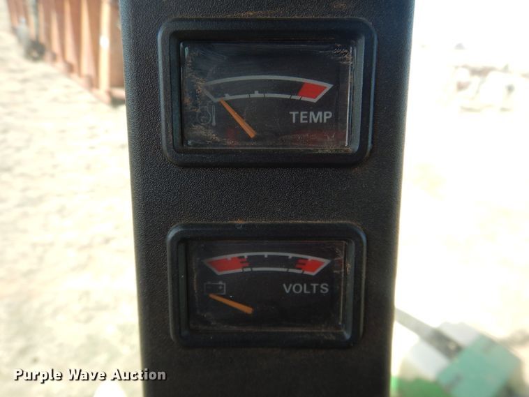 image for item DJ8273 1996 John Deere 7450  cotton stripper