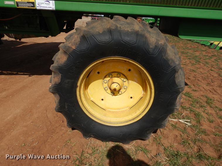 image for item DJ8273 1996 John Deere 7450  cotton stripper