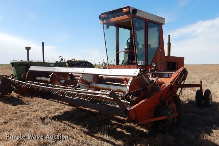 image for item DJ8277 International 5000  windrower