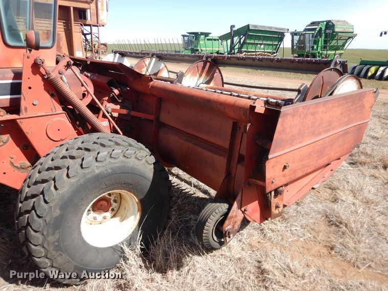 image for item DJ8277 International 5000  windrower