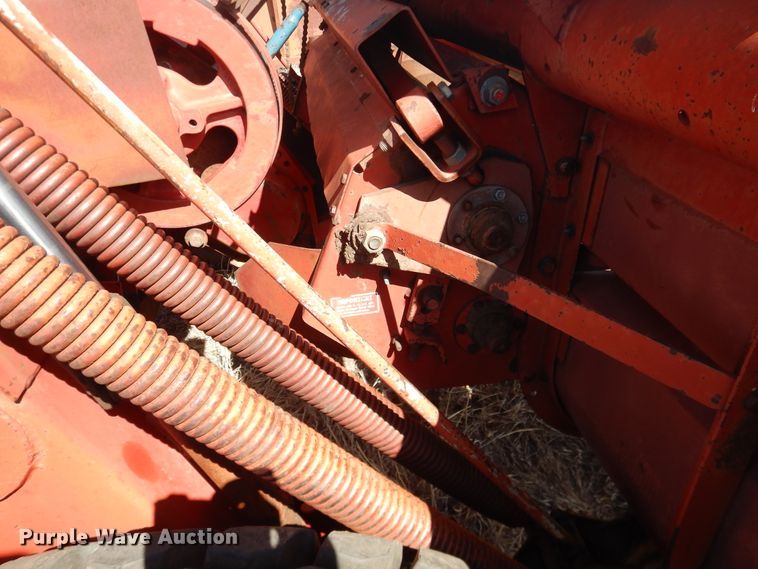 image for item DJ8277 International 5000  windrower