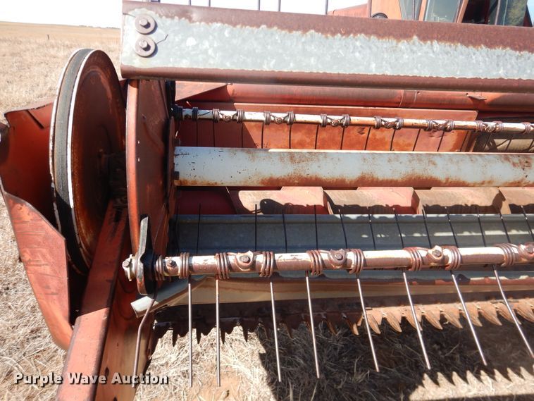 image for item DJ8277 International 5000  windrower