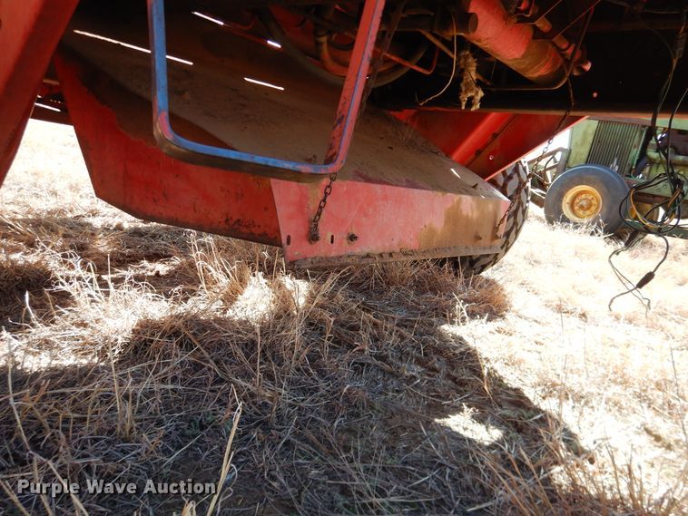 image for item DJ8277 International 5000  windrower