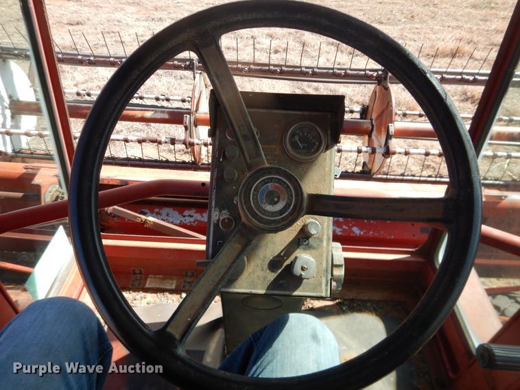 image for item DJ8277 International 5000  windrower