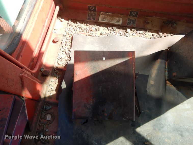 image for item DJ8277 International 5000  windrower