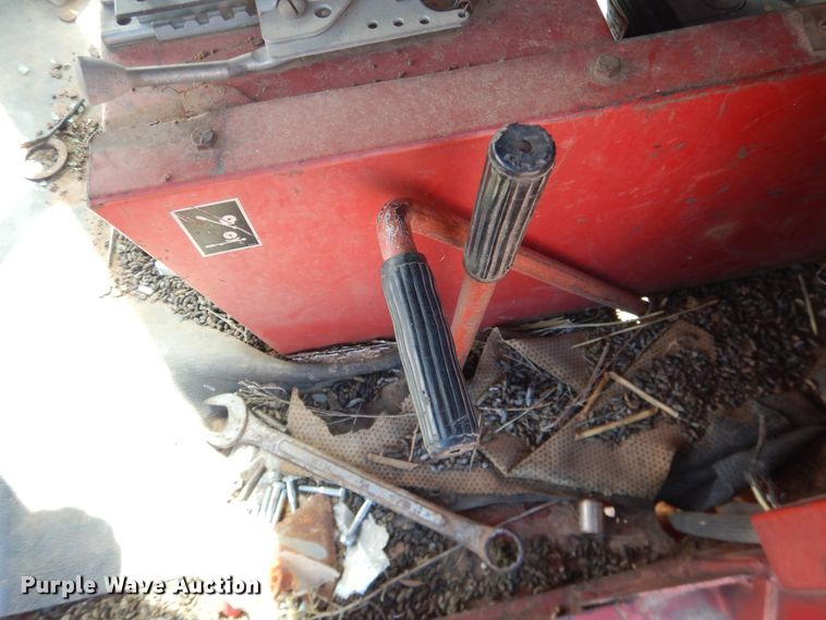 image for item DJ8277 International 5000  windrower