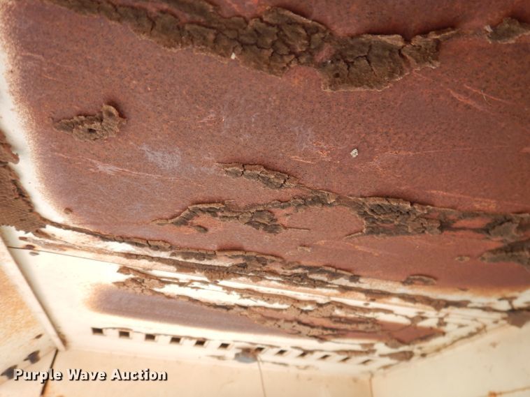 image for item DJ8277 International 5000  windrower