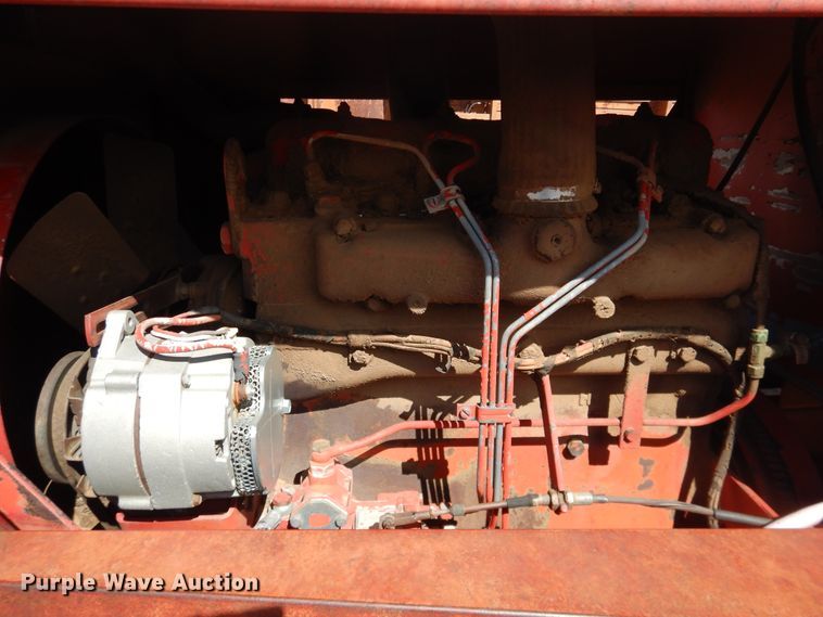 image for item DJ8277 International 5000  windrower