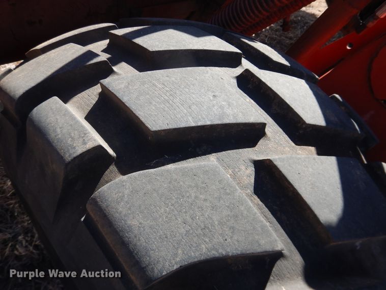 image for item DJ8277 International 5000  windrower