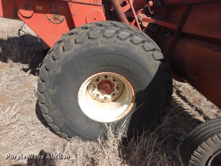 image for item DJ8277 International 5000  windrower