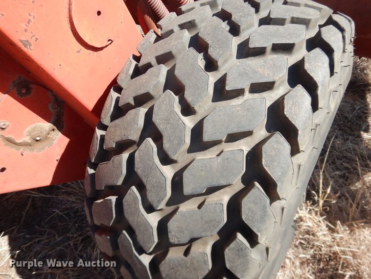 image for item DJ8277 International 5000  windrower