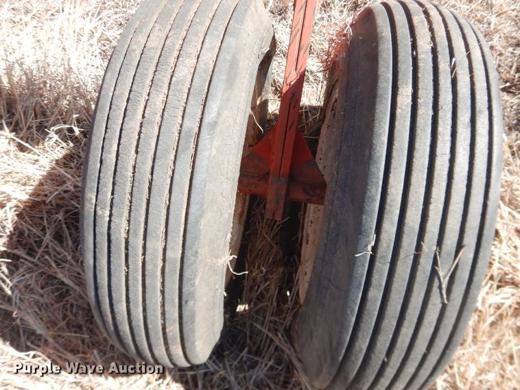 image for item DJ8277 International 5000  windrower