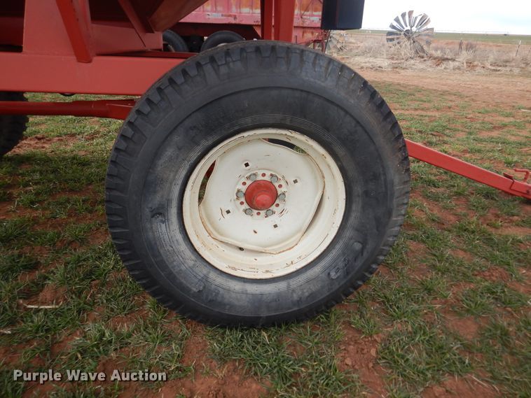 image for item DJ8284 Unverferth GB275  gravity wagon