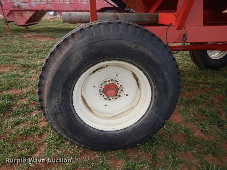 image for item DJ8284 Unverferth GB275  gravity wagon