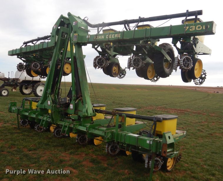 image for item DJ8285 John Deere 7300 Max Emerge 2  planter
