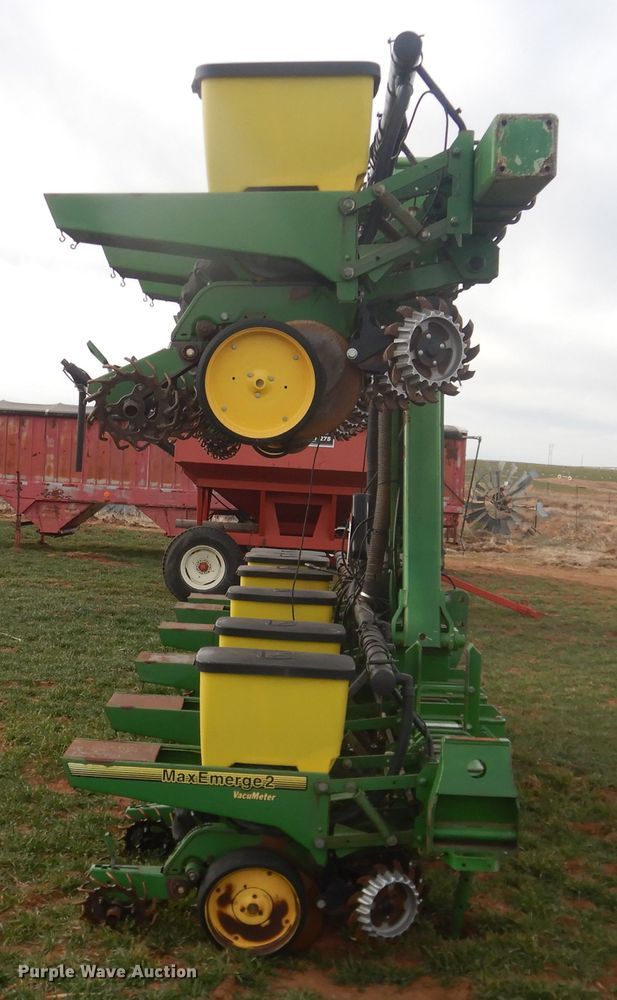 image for item DJ8285 John Deere 7300 Max Emerge 2  planter