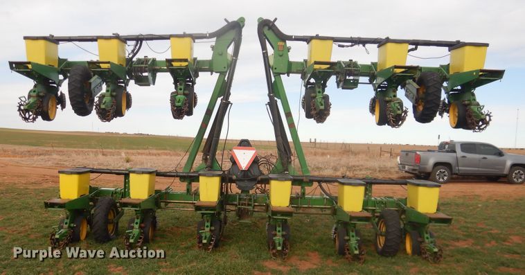 image for item DJ8285 John Deere 7300 Max Emerge 2  planter