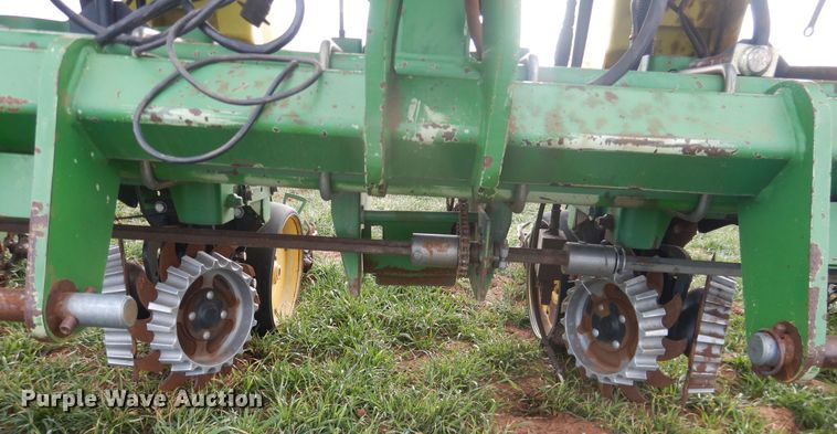 image for item DJ8285 John Deere 7300 Max Emerge 2  planter