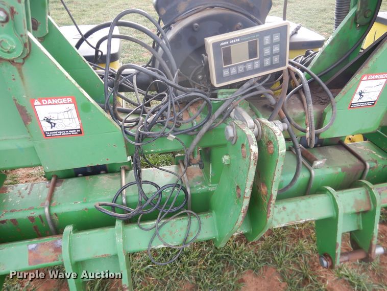 image for item DJ8285 John Deere 7300 Max Emerge 2  planter