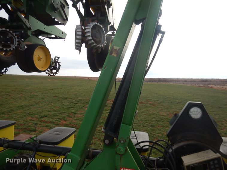 image for item DJ8285 John Deere 7300 Max Emerge 2  planter