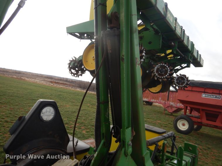 image for item DJ8285 John Deere 7300 Max Emerge 2  planter