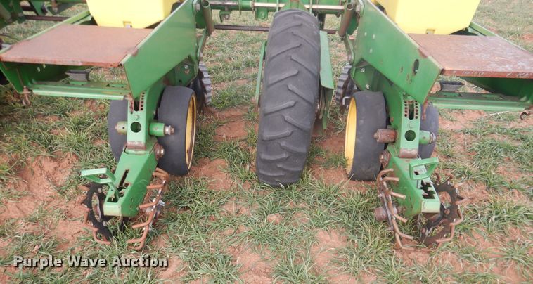 image for item DJ8285 John Deere 7300 Max Emerge 2  planter