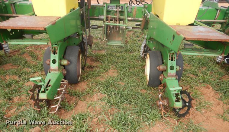 image for item DJ8285 John Deere 7300 Max Emerge 2  planter